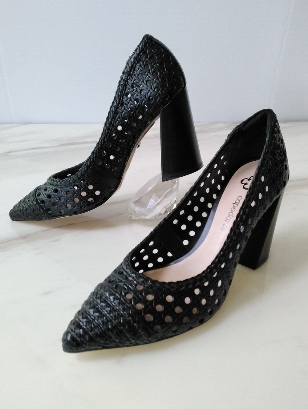 CAPODARTE Black Leather Woven Perforated Pointed-Toe Block Heel Pumps Sz 7 NWOT